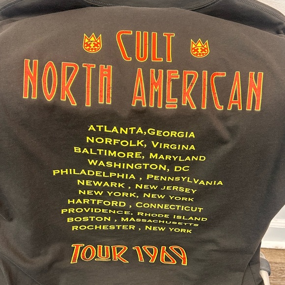 Graphic T-shirt - Picture 3 of 5